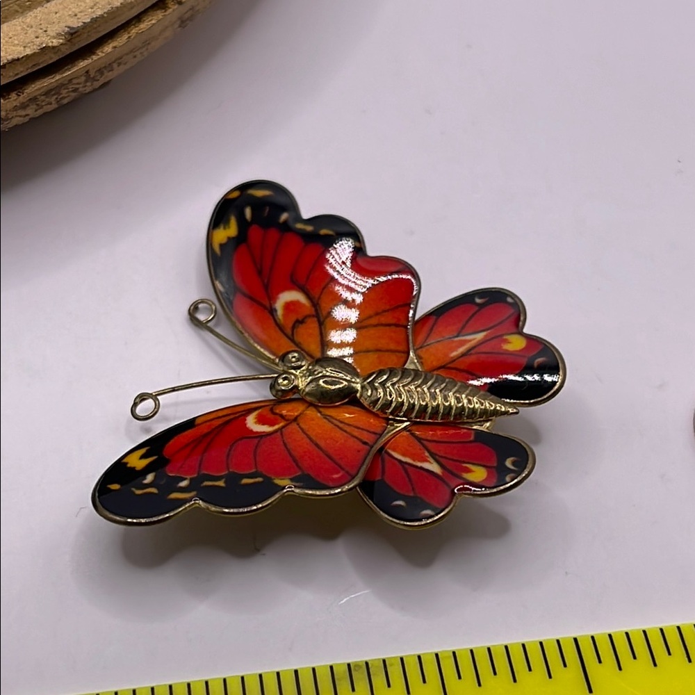 Stunning vintage monarch Vibrant Butterfly Brooch pin so pretty - Picture 7 of 11